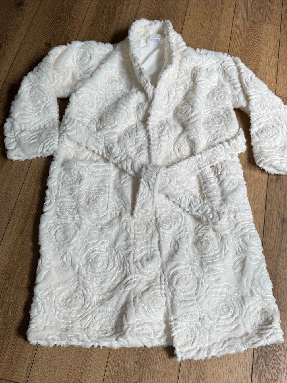 NWOT - LoveShackFancy Pottery Barn - Women’s Floral Robe in Ivory